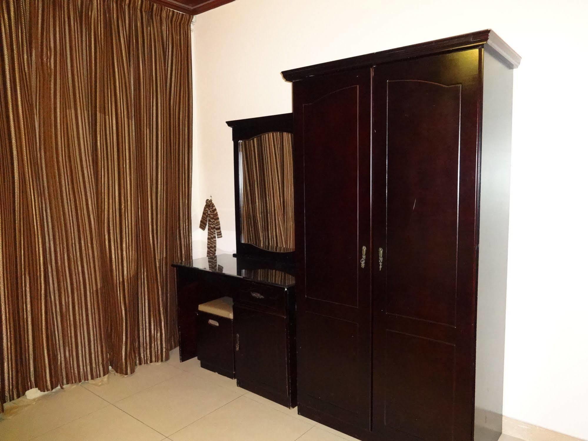 Orans Suites 2 เจดดาห์ ภายนอก รูปภาพ