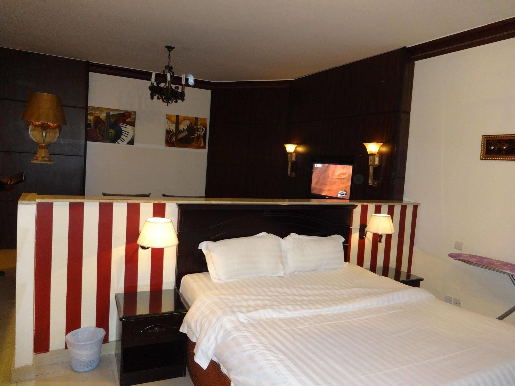 Orans Suites 2 เจดดาห์ ภายนอก รูปภาพ